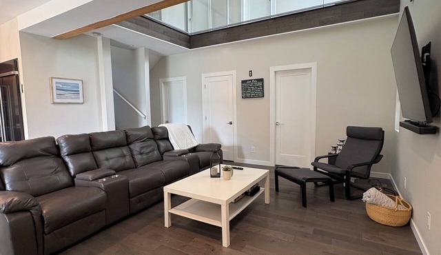 Mountainside Lodge Shuswap Retreat/Lakeview Deck/Theatre Room/Sauna