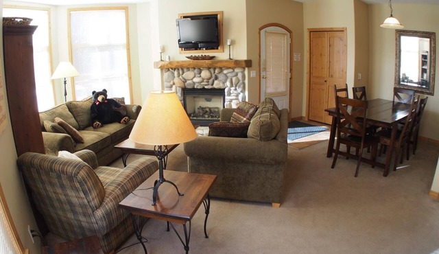 Multi level 3 bedroom condo with easy access to ski runs and view of Mt. Morrisey