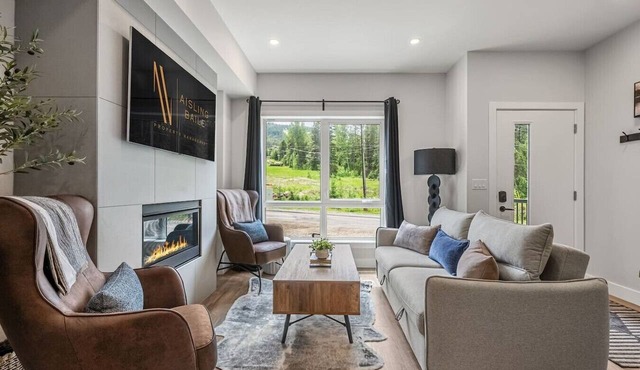 Mysa | Slope Side | Hot Tub | Resort Access | Pets
