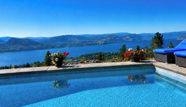Naramata Dreaming: Heated Pool & Panoramic Lake Views