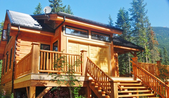 Natural Log Lodge in Mt. Robson Park Near Jasper National Park, Alberta