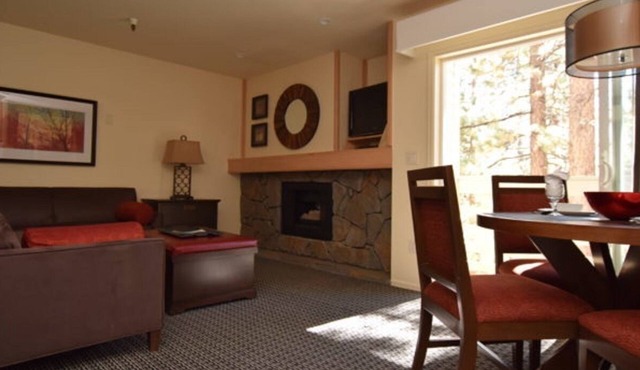 Nevada Side 100% open New Years in Tahoe 2 Bed 1 Bath Close to Heavenly, Casinos in Stateline