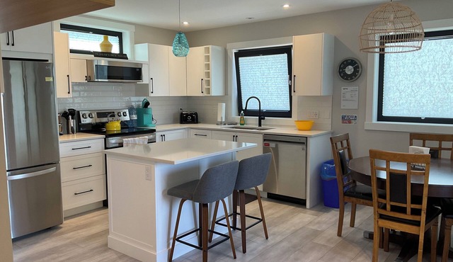 New 2 bedroom carriage house, a block from the Okanogan lake, close to downtown.