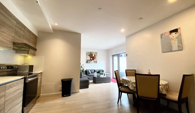New Central Ambleside Garden suite in We st Van couver in West Vancouver
