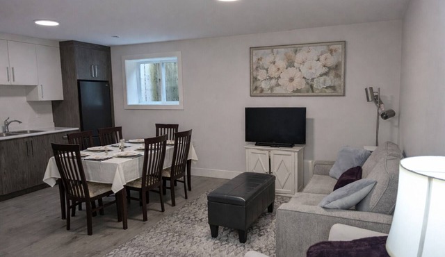 NEW LISTING Modern 2BR Suite: FIFA Home Base & North Shore Nature Retreat