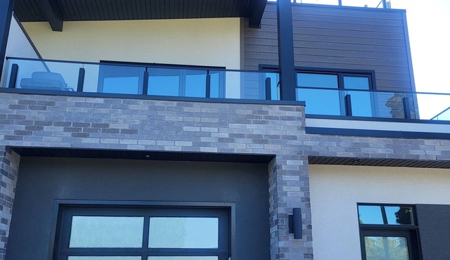 NEW LISTING - Modern Luxury Townhome With Huge Rooftop Patio - Perfect Location!