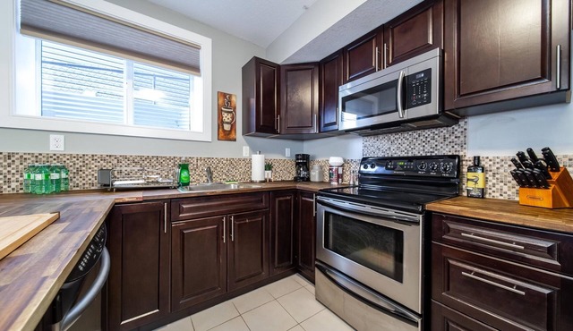 NEW! Modern and Spacious Basement suite w Walk out.