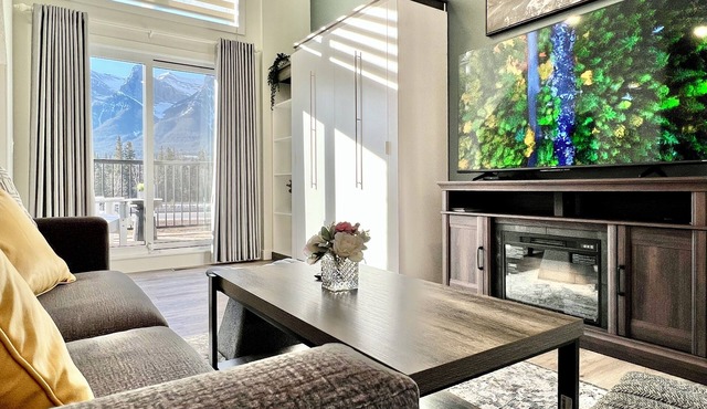 New Townhome with Nice Layout @Skyridge, 5min to Canmore, 1min to BanffGate