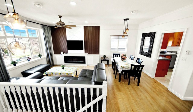 Newly Renovated Home Heart of Vancouver Near YVR, Skytrain, Downtown (AC)