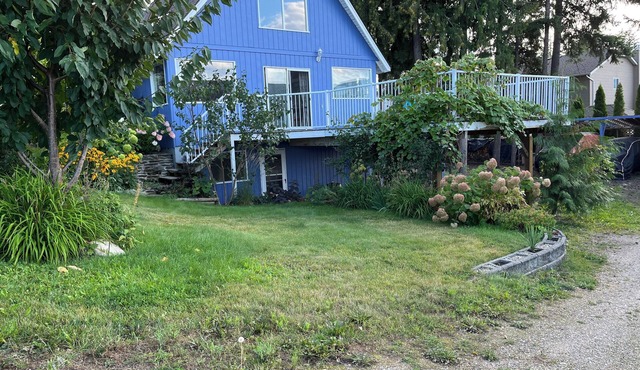 Nice 2-bedroom walk-in lower suite in Salmon Arm. Private parking and yard.