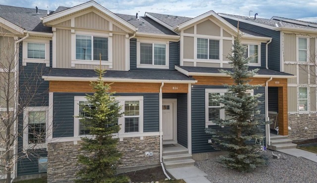 Nolanhill Nook 4-Bedroom Townhouse & Yard