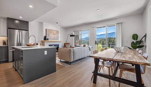 Nordic Nouveau | Hot Tub | Unmatched Lake Views
