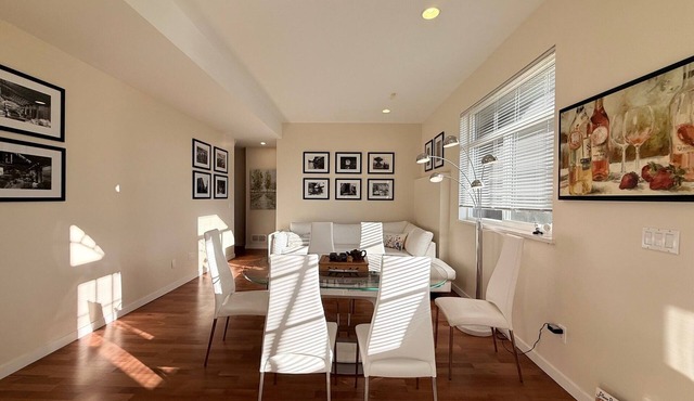 North Burnaby Cozy Private Room #3 with Free Parking
