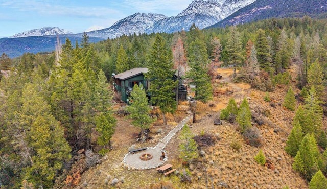 Oasis in the Woods | Theatre | 8.8 Acres | Hot Tub