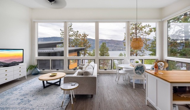 Okanagan Dream Home - beachs, views and location all in one place.