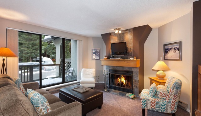One bedroom with Space, comfort and location 150 meters to lifts and Village.