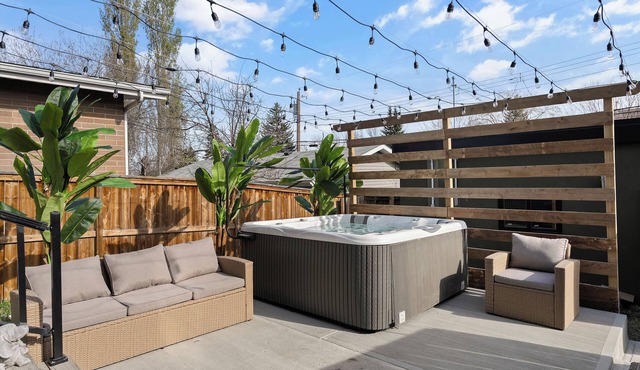 *One of a Kind* | Hot Tub| Air Hockey| Pool and…