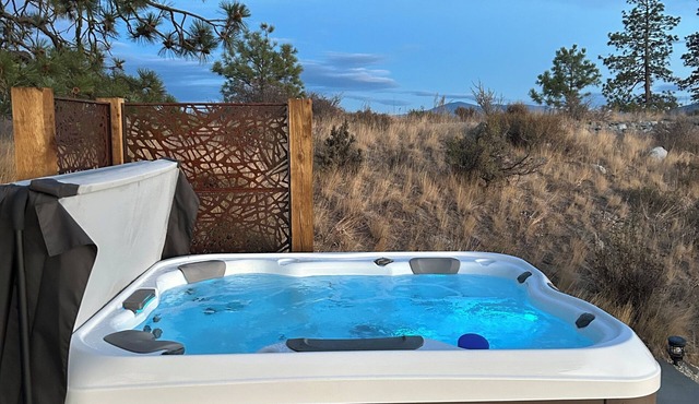 Osoyoos Lake View | 2BR Hot Tub Retreat