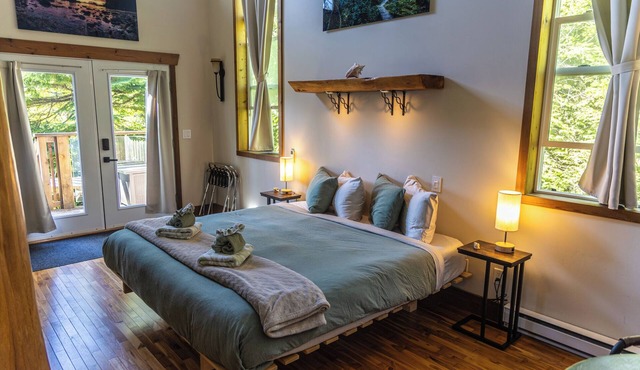 Pacific Coral Retreat - Westcoast Luxury Comfort for two in Ucluelet BC