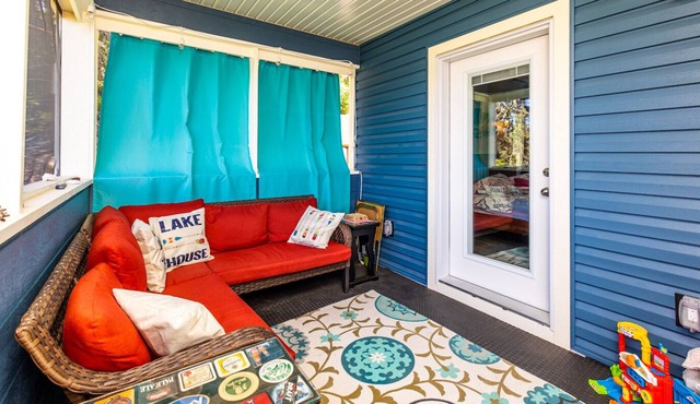 Peaceful new retreat on Ness Lake with sunsets galore! Near Prince George, BC