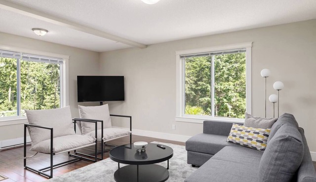Peaceful spacious 2BR Suite in Nanaimo