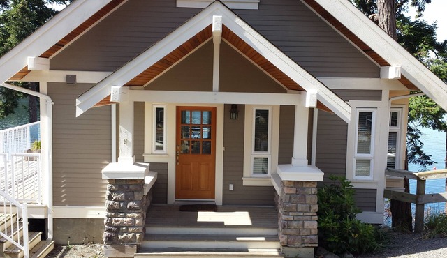 PENDER ISLAND GETAWAY - Luxury Modern Cottage For Rent:
