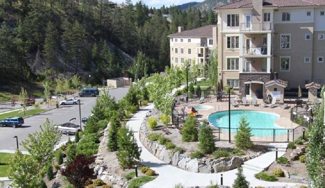 Pinnacle Pointe Resort # 1405- 1Bedroom + Den -1Bath - 90 Day Min - in Kelowna