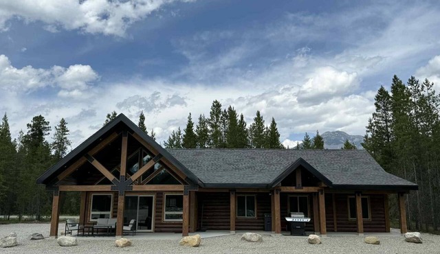 Polar Den Cabin - Pet Friendly!