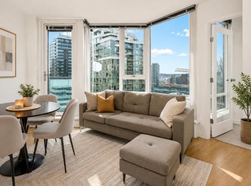 Prime Hamilton Street 2-Bedroom Vancouver Stay