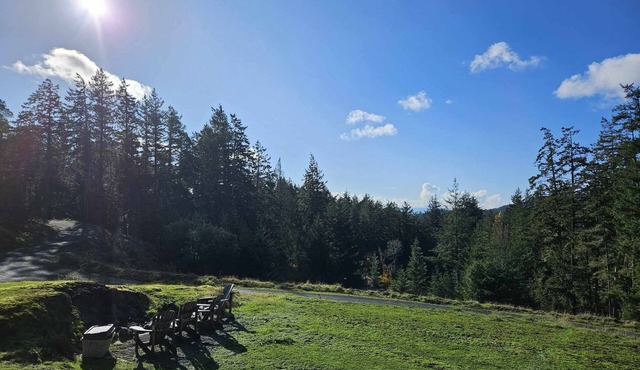 Private Beachy Cottage in Metchosin close to Trails and Beaches in Victoria