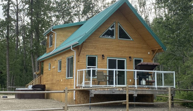 Private Cabin by the Creek- Hot tub