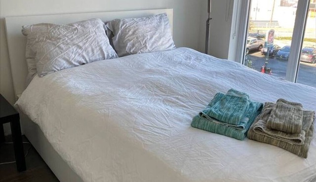 Private room and washroom-Beautiful,Mountain view,fab location,bright space