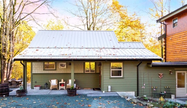 Private rural vacation home stay in Stocking Creek Park, Cowichan Valley