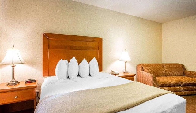 Quality Inn & Suites Lethbridge East