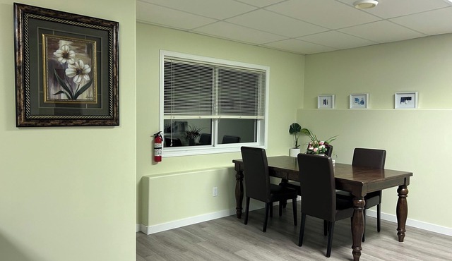 Quiet & cozy private basement suites 2 bedroom/3beds/1 bath separated entrance