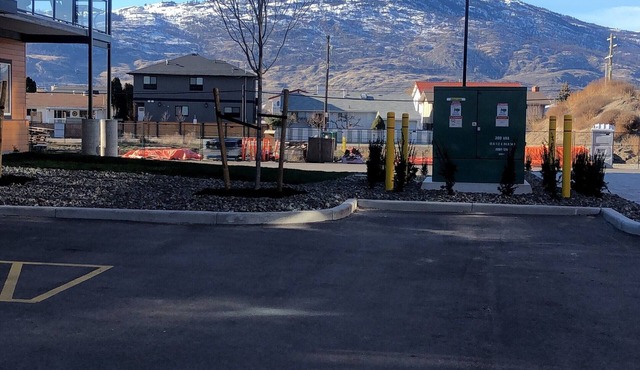 Quite Osoyoos Get Away walk to lake and downtown