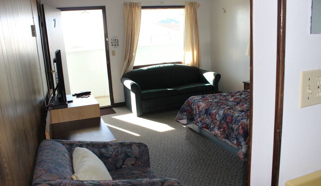 Raval Paradise Motel & RV Park