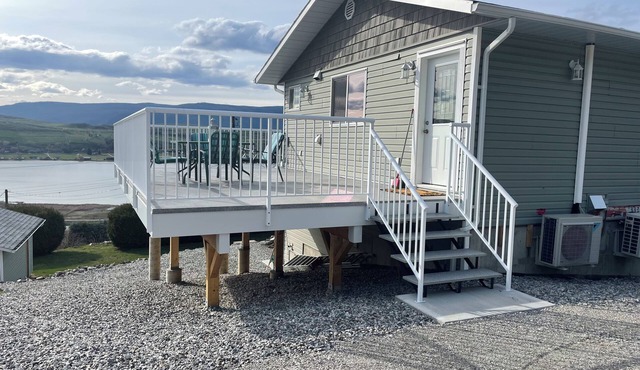 Relax on the deck and enjoy the beautiful lake views in Vernon, (North Okanagan)