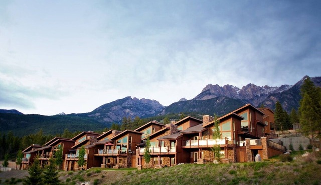 Residences 3 Bedroom Findlay Condo: Unit 08