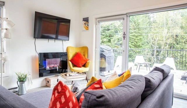 Reved Up & Out - Remarkable Two Bedroom Condo
