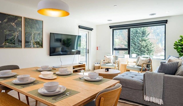 Revy Bliss - Dazzling Condo in the Mountains