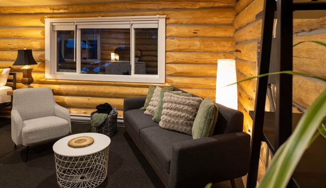 River's Edge Retreat - Granite Glamping Cabin
