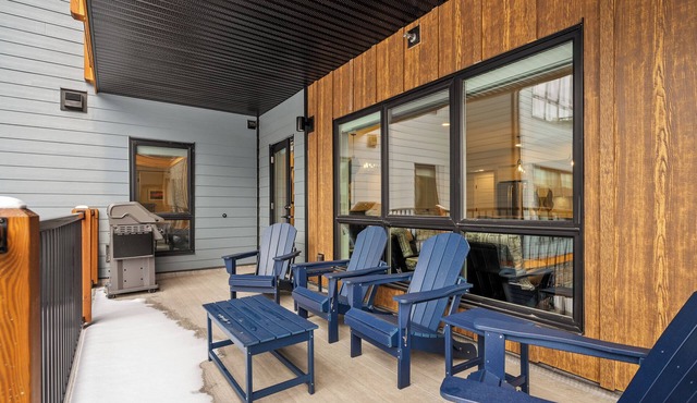 Rockies Retreat: Pool, Hot tub, Gym, Free parking