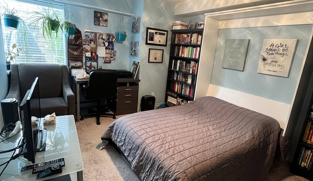 Room in townhouse