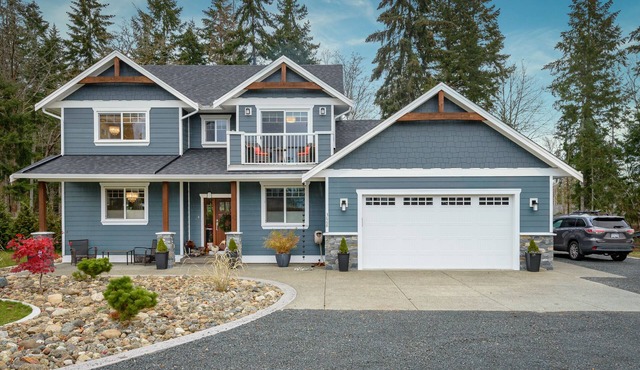Royston Roost in Courtenay!