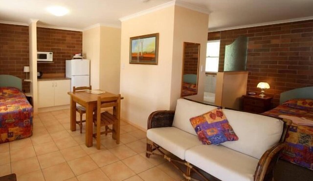 Rubyvale Motel & Holiday Units - An Adults Only Getaway in Rubyvale