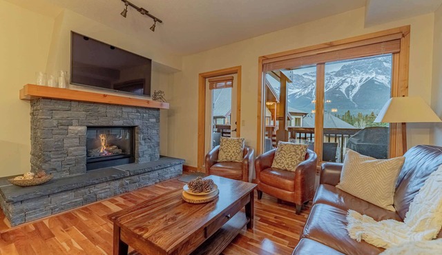 Rundle Range Retreat Lux Mtn View Condo near dt