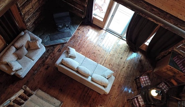 Rustic Beaverfoot Lodge Dream Cabin