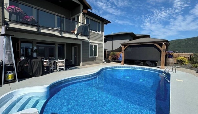 Salt water heated pool, Hot tub, Gazebo & Views