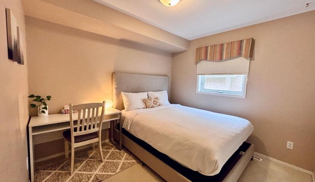 Saskatoon Lashyn Cove Homestay in Saskatoon